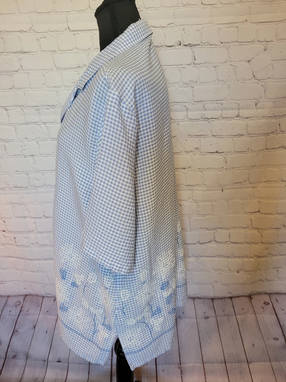 Bon Worth Size Large Blue Gingham Button Down Embroidered Short Sleeve Shirt